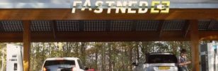 FASTNED opent eerste publieke snellaadstations